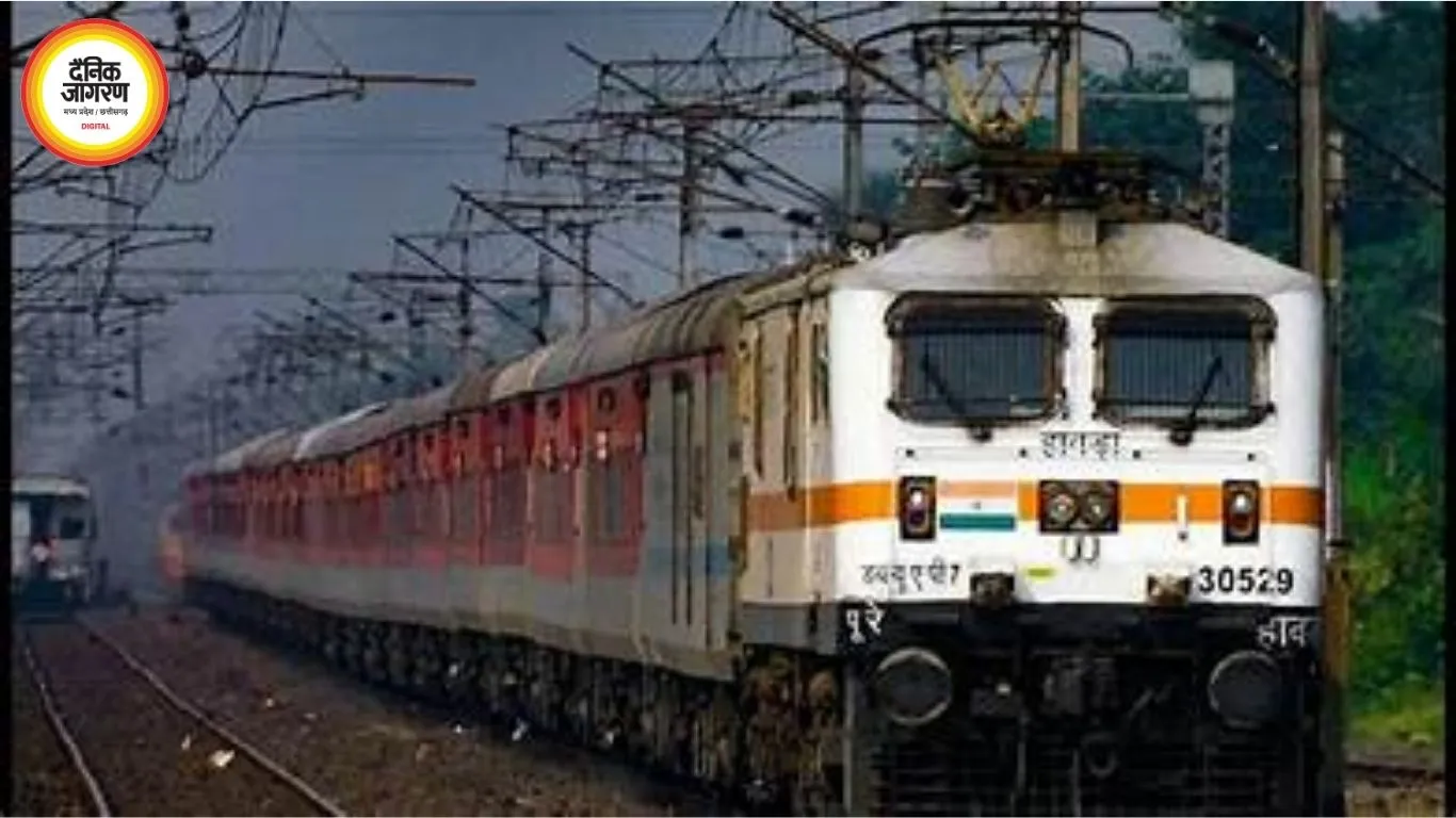 छुट्टियों से पहले ट्रेनों में सीटों की मारामारी, वेटिंग बढ़ी