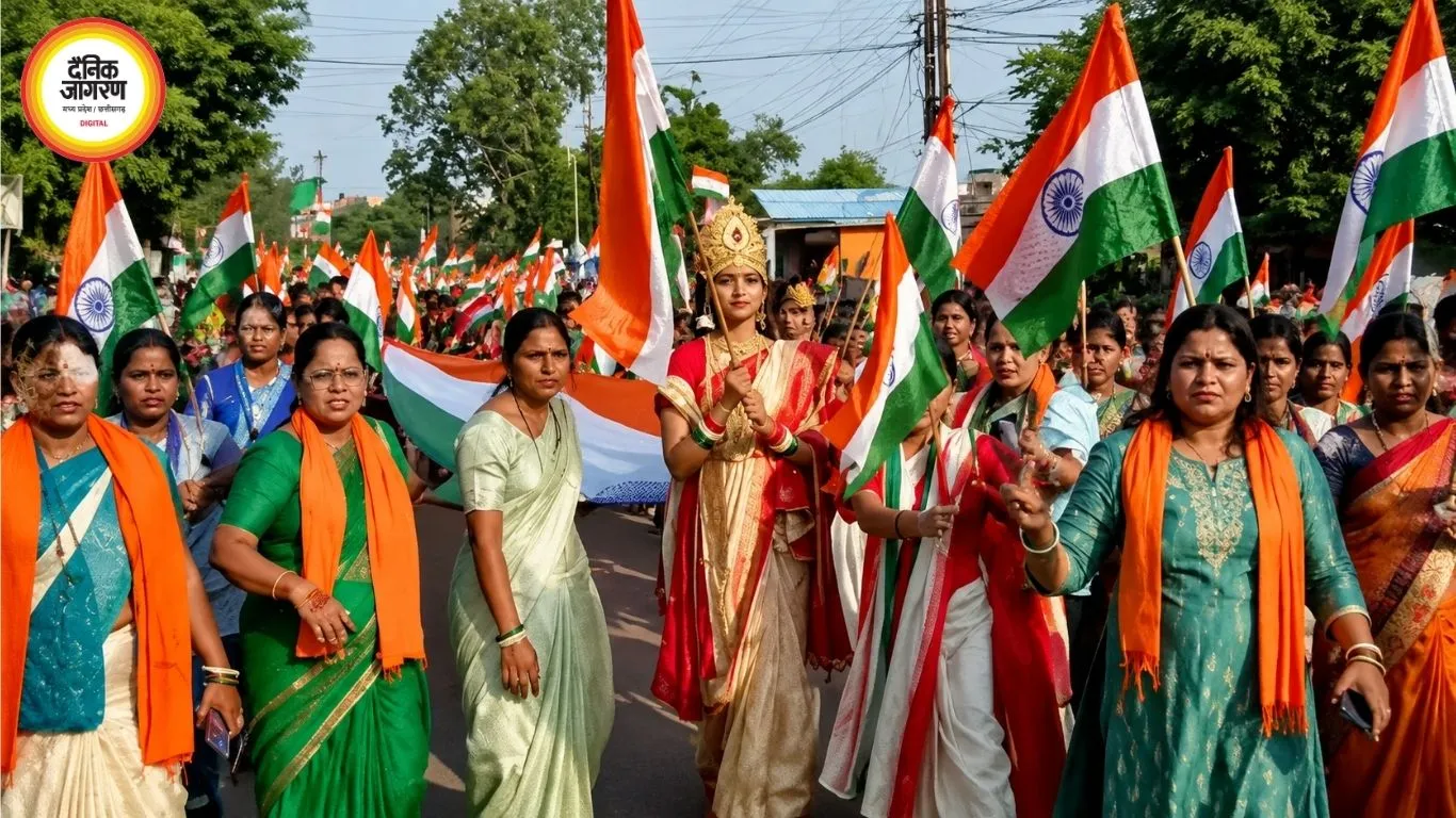 बिलासपुर में महिलाओं की तिरंगा यात्रा, 300 फीट ध्वज के साथ निकला मार्च