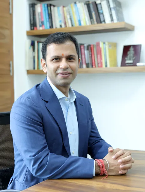 रेलिगेयर एंटरप्राइजेज़ की Q1 FY27 आय में सालाना आधार पर (YoY) 26% की बढ़ोतरी; कंपनीने अर्जुन लांबा को मैनेजिंग डायरेक्टर के रुप में रीडेज़िग्नेट किया