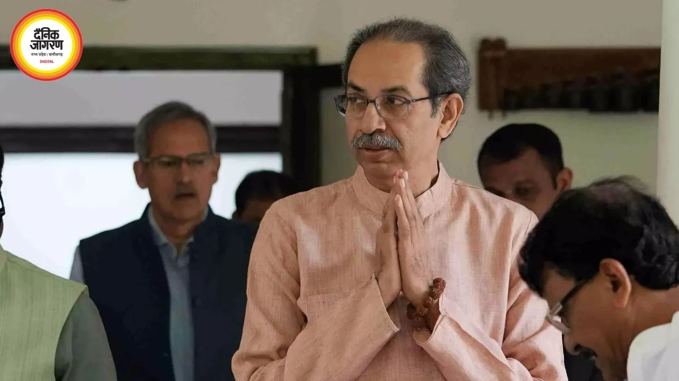 शिवसेना सांसदों के विलय पर सुप्रीम कोर्ट में सुनवाई टली, अब 2 हफ्ते बाद होगी सुनवाई