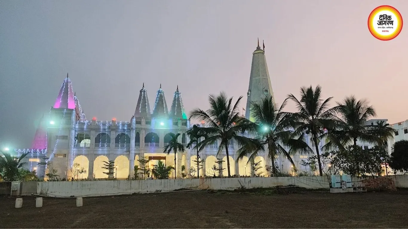 जन्माष्टमी पर रायपुर का इस्कॉन मंदिर बना आकर्षण, फूलों और आभूषणों से सजा राधा रास बिहारी दरबार