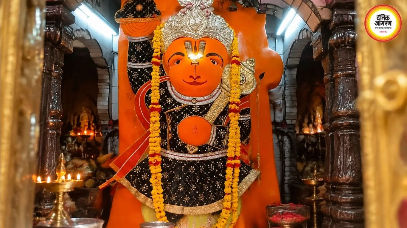 उज्जैन के खड़े हनुमान मंदिर में उमड़ी भीड़, 4 दिन में 8 हजार श्रद्धालुओं ने किए दर्शन