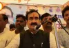 Datia By-Election: स्वागत के लिए आगे बढ़े कार्यकर्ताओं को नरोत्तम मिश्रा ने रोका, बोले- ‘दूल्हा पीछे आ रहा है, पहले उसे माला पहनाओ’