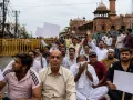 भोपाल में बैरिकेडिंग के विरोध में बाजार बंद, सड़क पर उतरे व्यापारी