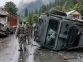 काजीगुंड में ट्रक से CRPF वाहन की भिड़ंत, पांच जवान घायल