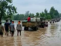 नेपाल में फ्लैश फ्लड के बाद UP-बिहार सीमा के गांव अलर्ट, जलभराव से सड़क संपर्क प्रभावित