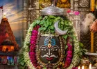 महाकाल भस्म आरती 26 जुलाई: चंद्र मुकुट और बिल्वपत्रों से सजे बाबा, उमड़ा आस्था का सैलाब