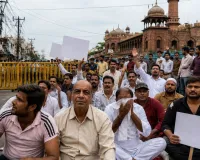 भोपाल में बैरिकेडिंग के विरोध में बाजार बंद, सड़क पर उतरे व्यापारी