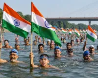 जबलपुर में नर्मदा पर तिरंगा यात्रा, 7 किमी तैरकर दिया एकता का संदेश