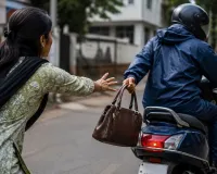 रायपुर में महिला का बैग लेकर भागा रैपिडो चालक, दो मोबाइल गायब