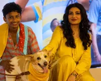 फिल्म स्क्रीनिंग में रवीना टंडन के साथ हुआ अप्रत्याशित वाकया, कुत्ता अचानक झपटा