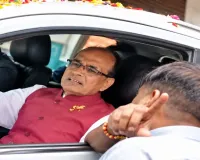 शिक्षक भर्ती में पद बढ़ाने की मांग तेज, शिवराज और CM मोहन के काफिले के सामने पहुंचे अभ्यर्थी