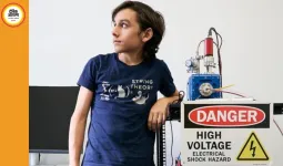  12 साल के बच्चे ने घर में बनाया न्यूक्लियर फ्यूजन रिएक्टर