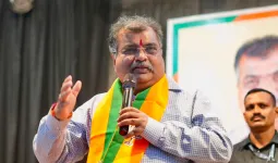 मुंबई की चॉल से अंतरराष्ट्रीय चैंपियनशिप तक ! भूटान में स्वर्ण पदक जीतने वाले 7 युवा बॉक्स-लंगड़ी चैंपियनों की उपलब्धि को भाजपा के प्रदेश अध्यक्ष रविंद्र चव्हाण ने किया सम्मान
