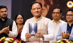 रायपुर में CM साय ने किया ‘कोहरा’ का विमोचन, नक्सलवाद समेत संवेदनशील मुद्दों पर आधारित है करुणा सागर पांडा का उपन्यास
