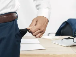 वैश्विक रोजगार संकट गहराया: 2026 में 18.6 करोड़ लोग रहेंगे बेरोजगार, युवाओं और महिलाओं पर सबसे ज्यादा असर — ILO रिपोर्ट