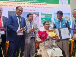 आचार्य बालकृष्ण SFE उत्कृष्ट राष्ट्रीय एथनो-फार्माकोलॉजिस्ट पुरस्कार से सम्मानित