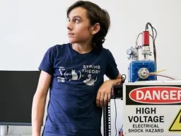  12 साल के बच्चे ने घर में बनाया न्यूक्लियर फ्यूजन रिएक्टर