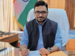 कुपवाड़ा, पुलवामा और बांदीपोरा में नशा नियंत्रण व सड़क सुरक्षा पर प्रशासन सख्त, कई अहम निर्देश जारी