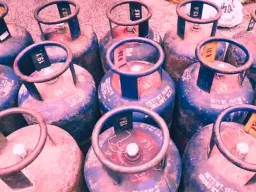 कई राज्यों में कॉमर्शियल गैस सिलेंडर की सप्लाई प्रभावित