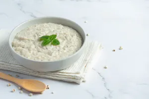 सूजी से बनाएं हल्का और टेस्टी नाश्ता, मुंह में रखते ही घुल जाए