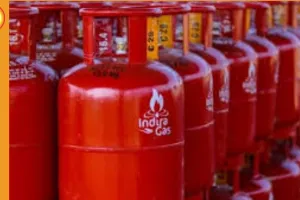 घरेलू LPG सिलेंडर 60 रुपए महंगा, आज से नई कीमत लागू