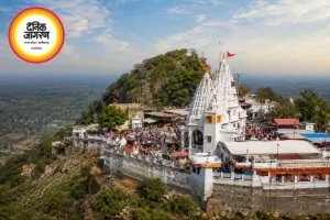 समर वेकेशन में मां बम्लेश्वरी मंदिर ट्रिप बनाएं यादगार, घूमिए पहाड़ और चखिए छत्तीसगढ़ी स्वाद