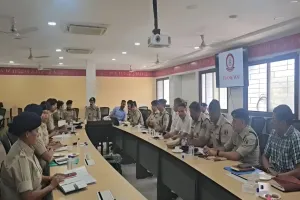 रायपुर पुलिस कमिश्नरेट की समीक्षा बैठक में अपराध नियंत्रण पर जोर
