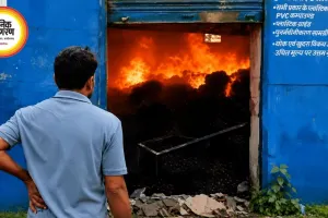 उज्जैन के बड़नगर में प्लास्टिक गोदाम में भीषण आग, 10 घंटे बाद भी धधकती रही लपटें